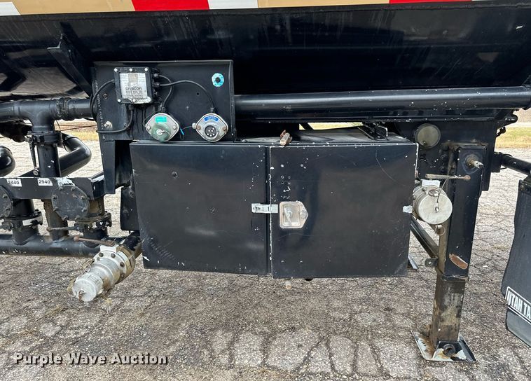 image for item LO9403 1996 Polar  tank trailer