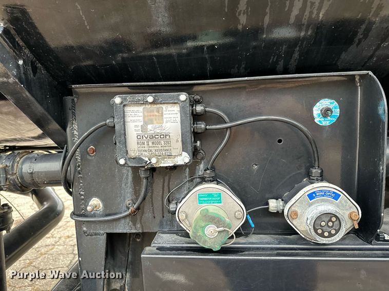 image for item LO9403 1996 Polar  tank trailer