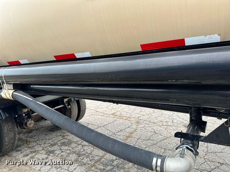 image for item LO9403 1996 Polar  tank trailer
