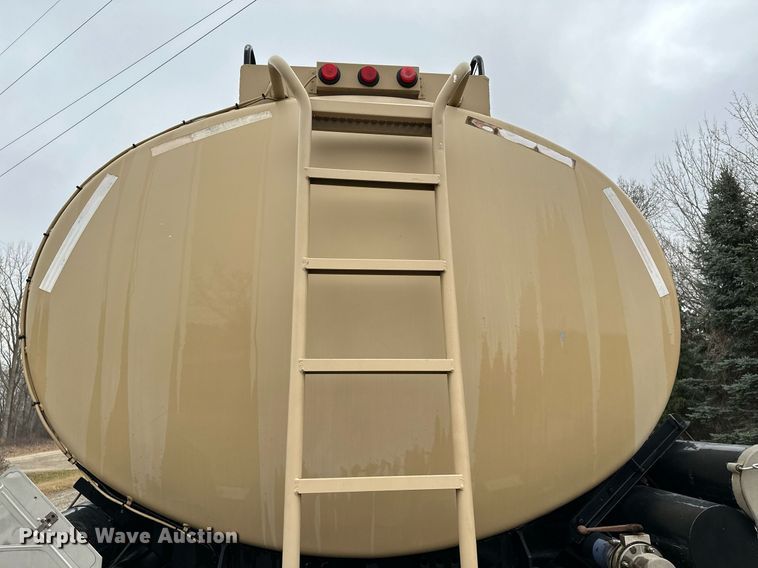 image for item LO9403 1996 Polar  tank trailer