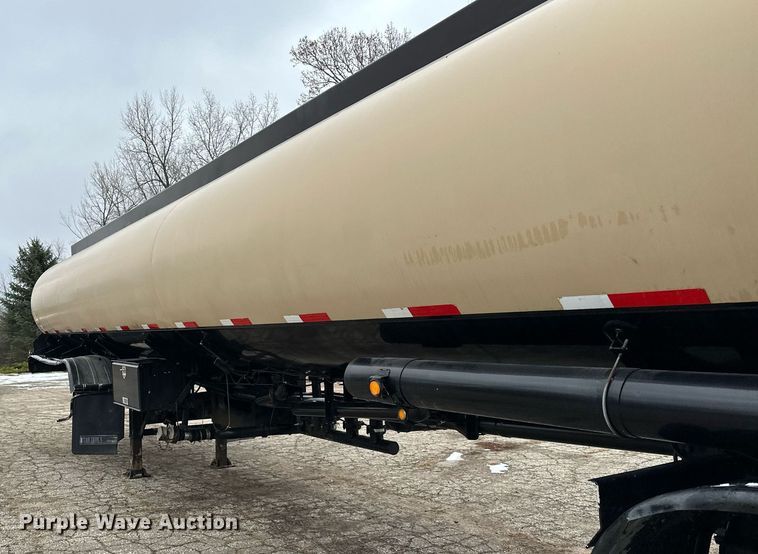 image for item LO9403 1996 Polar  tank trailer
