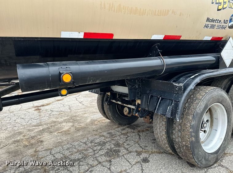 image for item LO9403 1996 Polar  tank trailer