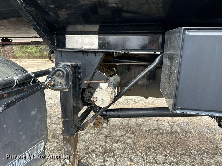 image for item LO9403 1996 Polar  tank trailer