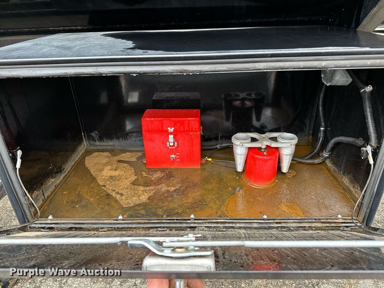 image for item LO9403 1996 Polar  tank trailer