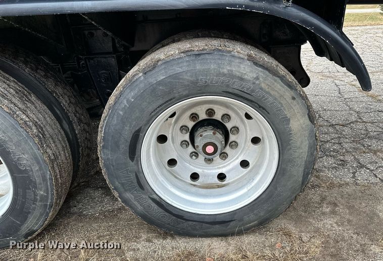 image for item LO9403 1996 Polar  tank trailer