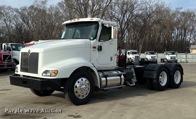 image for item LO9411 2006 International 9400i  semi truck