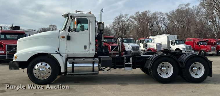 image for item LO9411 2006 International 9400i  semi truck