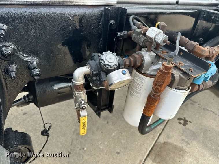 image for item LO9411 2006 International 9400i  semi truck