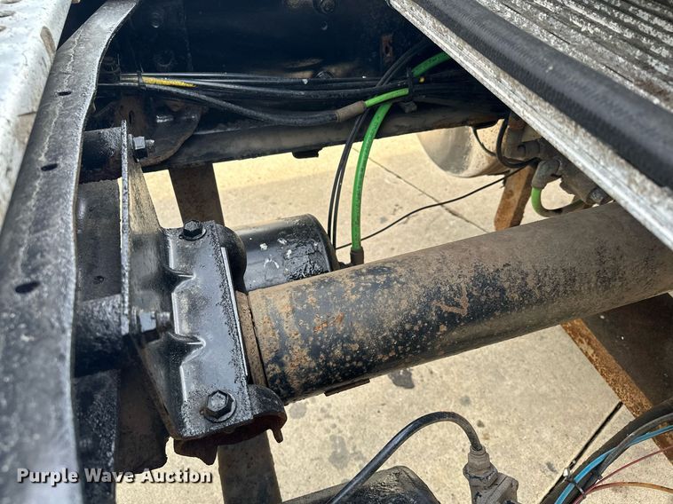 image for item LO9411 2006 International 9400i  semi truck