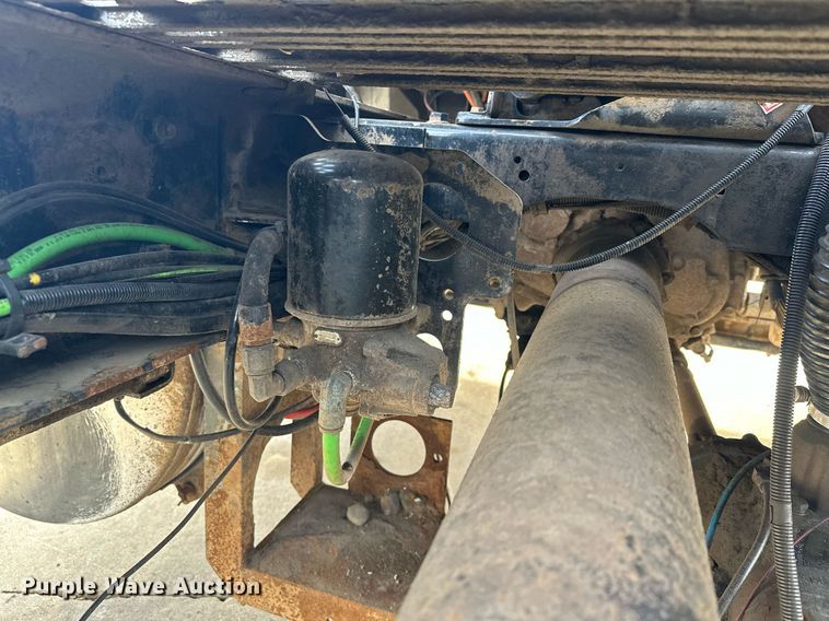 image for item LO9411 2006 International 9400i  semi truck