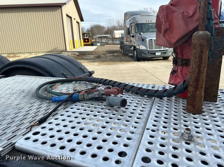 image for item LO9411 2006 International 9400i  semi truck