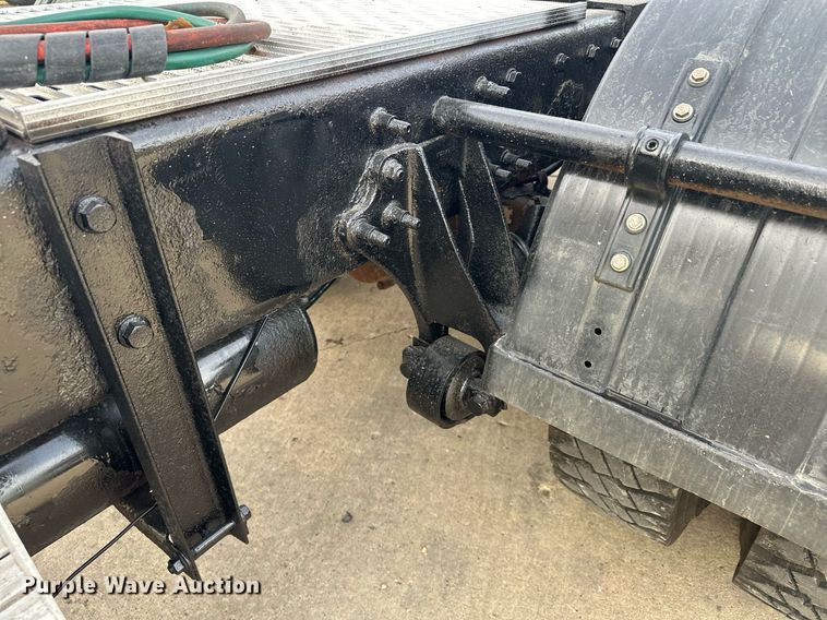 image for item LO9411 2006 International 9400i  semi truck