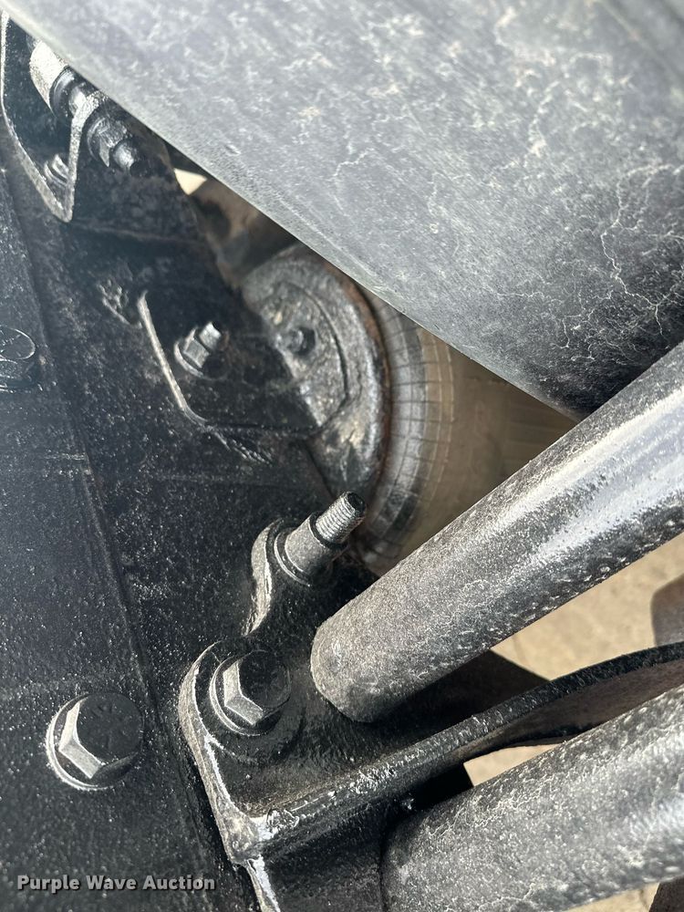 image for item LO9411 2006 International 9400i  semi truck