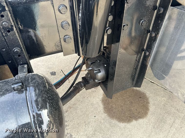 image for item LO9411 2006 International 9400i  semi truck