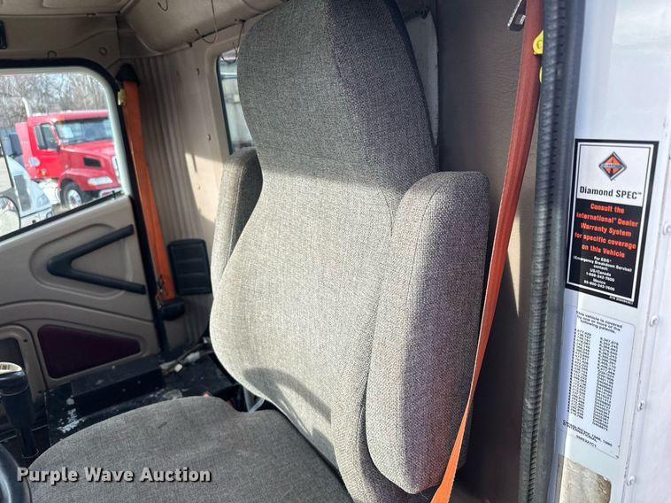 image for item LO9411 2006 International 9400i  semi truck