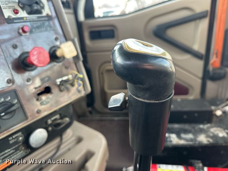 image for item LO9411 2006 International 9400i  semi truck