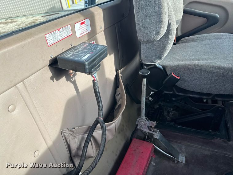 image for item LO9411 2006 International 9400i  semi truck