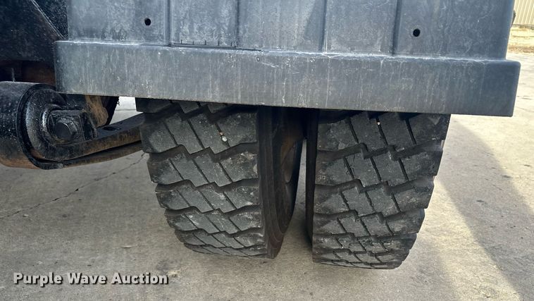 image for item LO9411 2006 International 9400i  semi truck