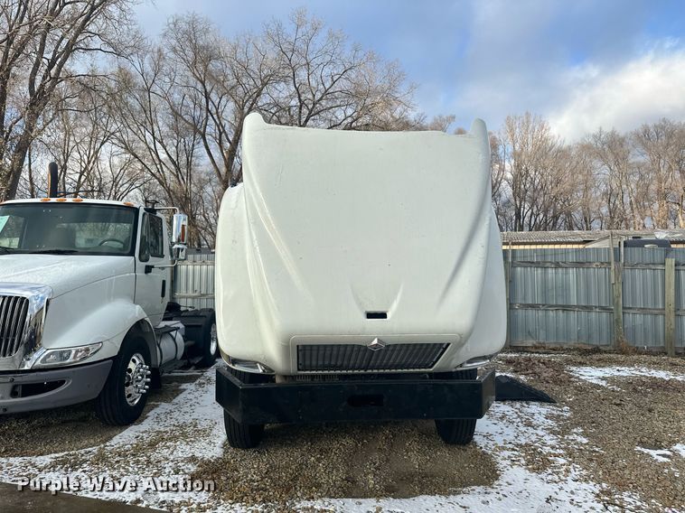 image for item LO9411 2006 International 9400i  semi truck