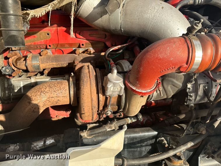 image for item LO9411 2006 International 9400i  semi truck