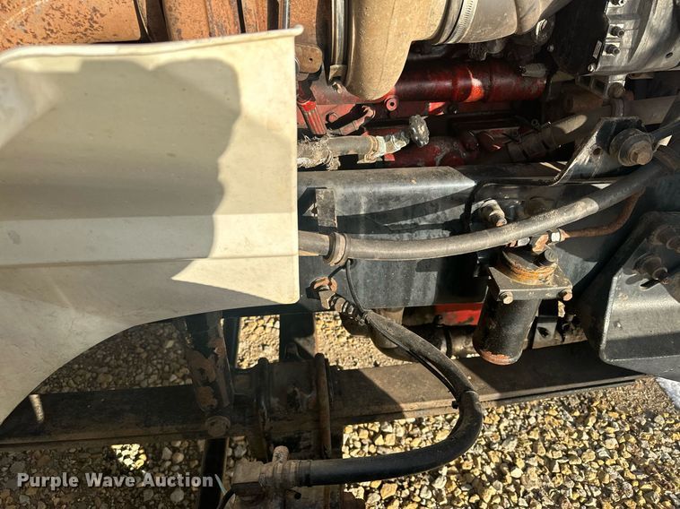 image for item LO9411 2006 International 9400i  semi truck