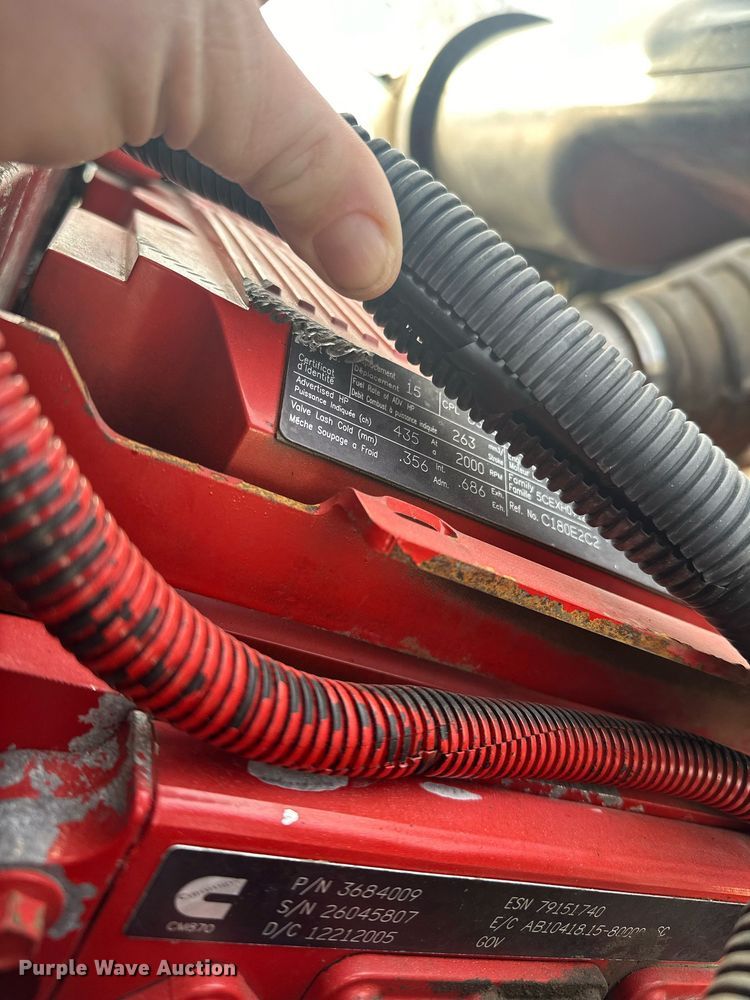 image for item LO9411 2006 International 9400i  semi truck