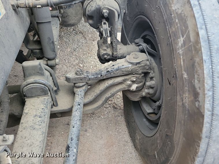 image for item LO9908 2015 Peterbilt 579 semi truck