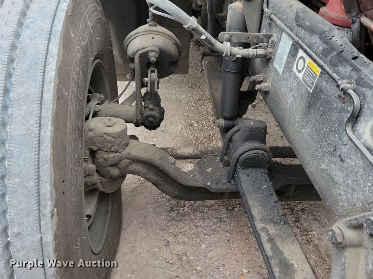 image for item LO9908 2015 Peterbilt 579 semi truck