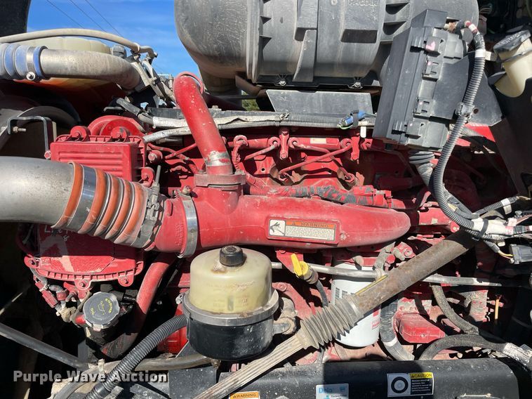 image for item LV9204 2013 Kenworth T800  semi truck