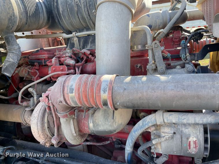 image for item LV9204 2013 Kenworth T800  semi truck