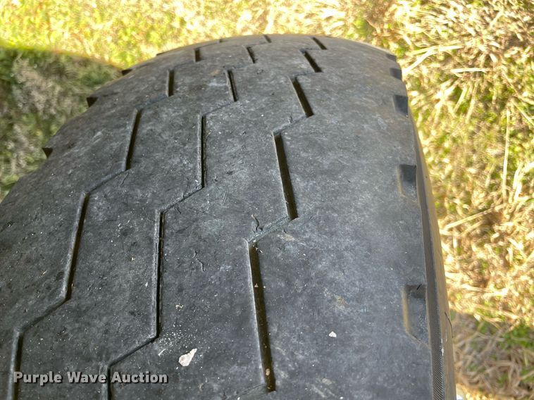 image for item LV9204 2013 Kenworth T800  semi truck