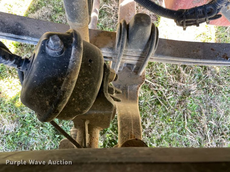 image for item LV9204 2013 Kenworth T800  semi truck