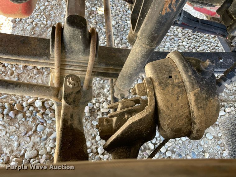 image for item LV9205 2013 Kenworth T800  semi truck