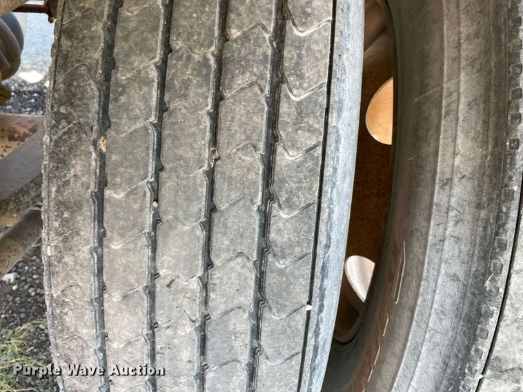 image for item LV9208 2004 CPS SBD-240  bottom dump trailer