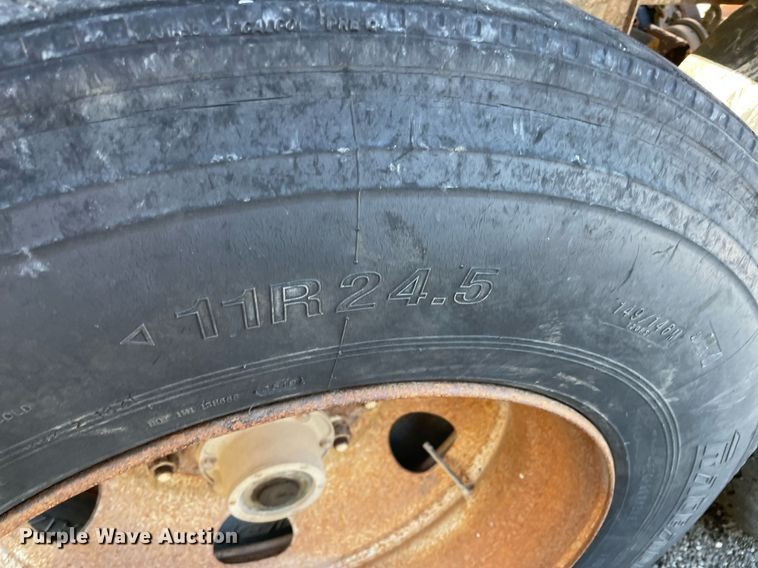 image for item LV9208 2004 CPS SBD-240  bottom dump trailer