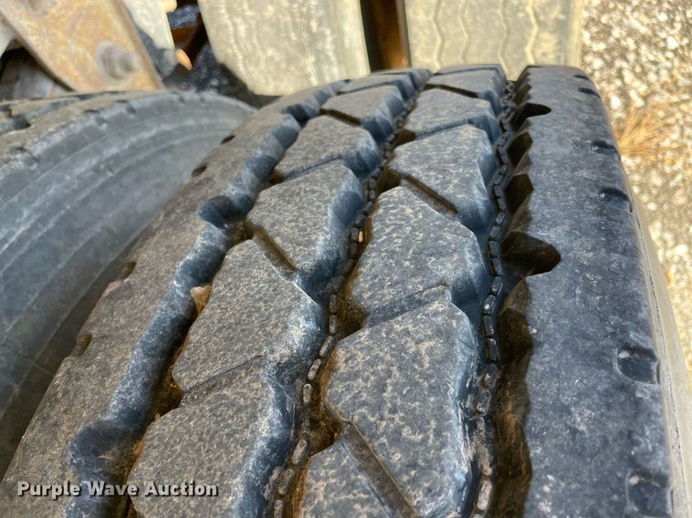 image for item LV9209 2006 CPS SBD-240  bottom dump trailer