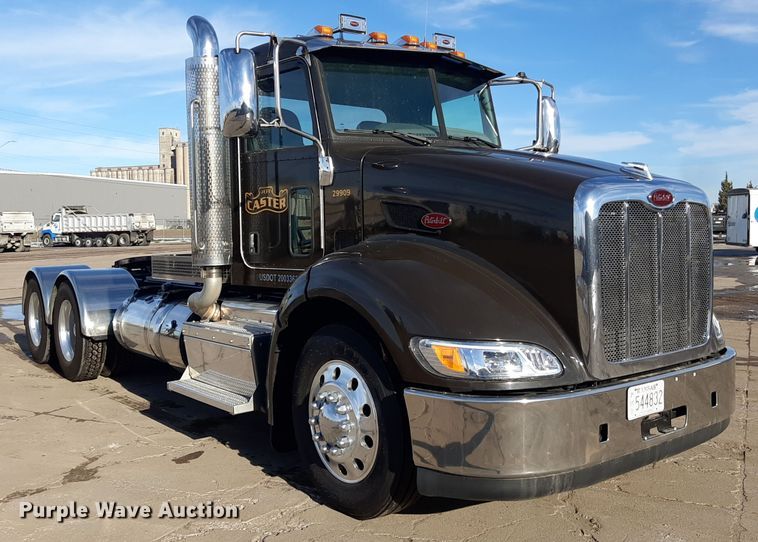 image for item LX9870 2011 Peterbilt 384  semi truck