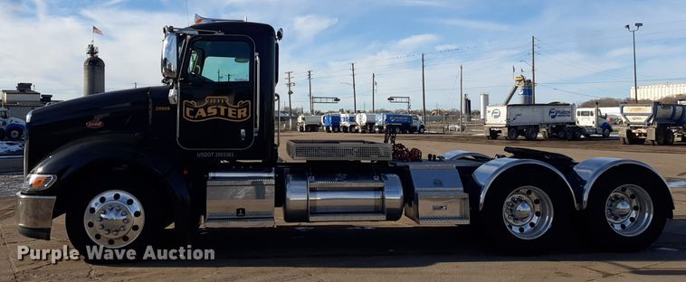 image for item LX9870 2011 Peterbilt 384  semi truck