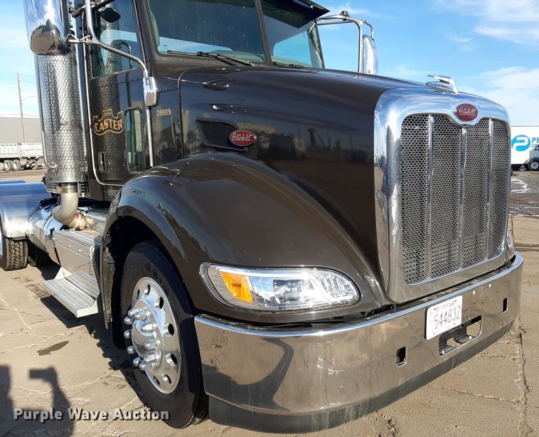 image for item LX9870 2011 Peterbilt 384  semi truck