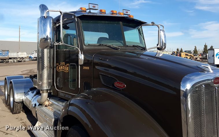 image for item LX9870 2011 Peterbilt 384  semi truck