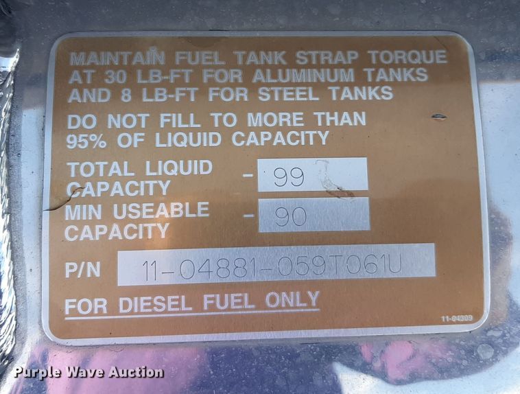 image for item LX9870 2011 Peterbilt 384  semi truck