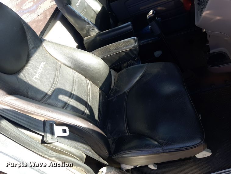 image for item LX9870 2011 Peterbilt 384  semi truck