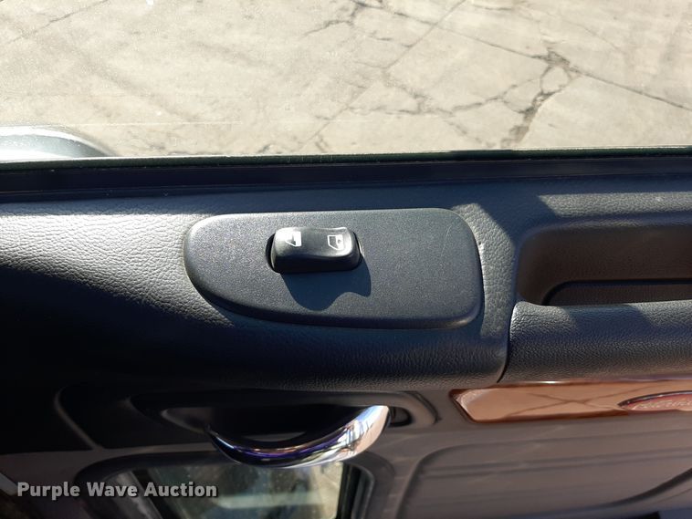 image for item LX9870 2011 Peterbilt 384  semi truck