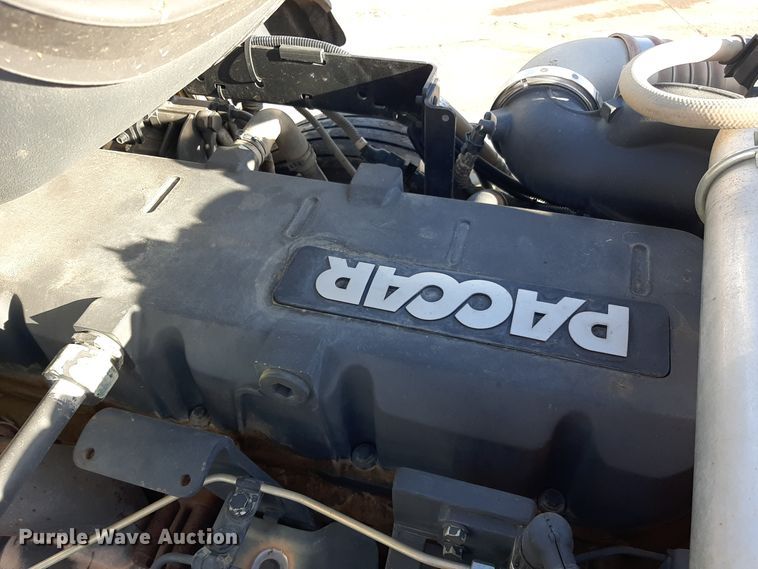 image for item LX9870 2011 Peterbilt 384  semi truck