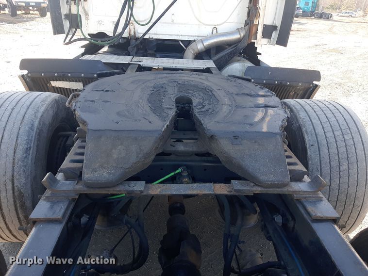 image for item LX9953 2014 Freightliner Cascadia  semi truck