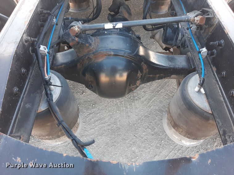 image for item LX9953 2014 Freightliner Cascadia  semi truck