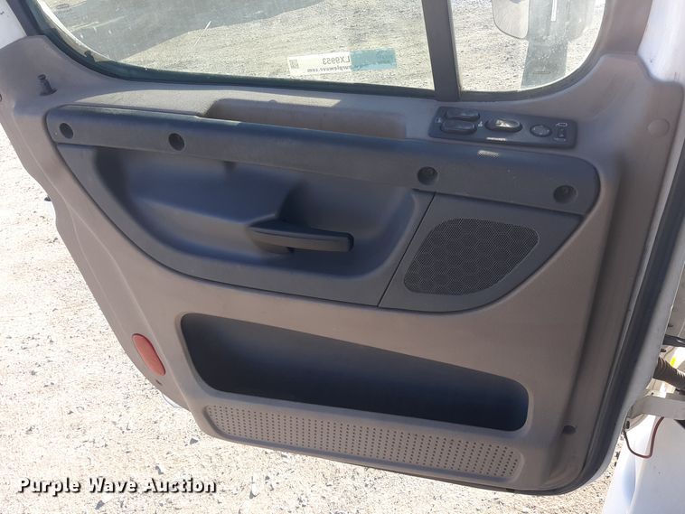 image for item LX9953 2014 Freightliner Cascadia  semi truck