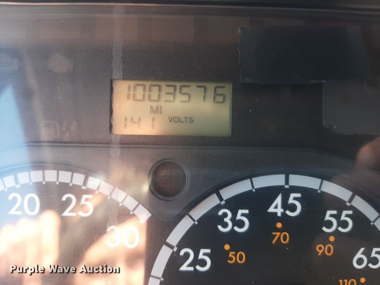 image for item LX9953 2014 Freightliner Cascadia  semi truck