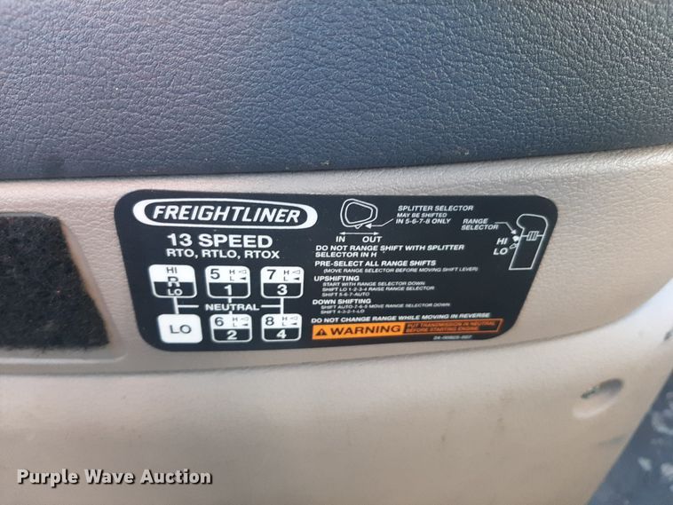 image for item LX9953 2014 Freightliner Cascadia  semi truck