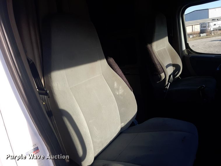 image for item LX9953 2014 Freightliner Cascadia  semi truck